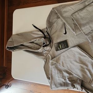 Nike therma sweat shirt